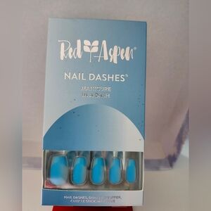 Red Aspen Blue Nail Dashes
